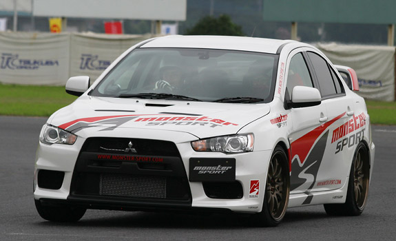 HOME MITSUBISHI LANCER EvoX