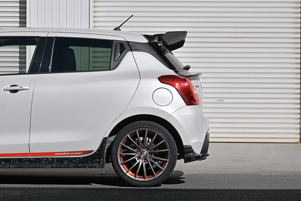  リヤゲートスポイラー