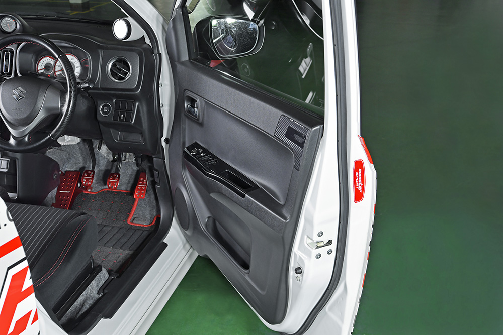 monster シートベルトプロテクター