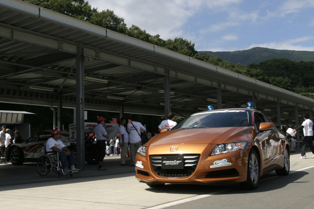 ベストカー読者感謝デーで、モンスター田嶋がパイクスピーク5連覇凱旋デモラン！